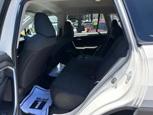 Used 2023 Toyota RAV4 XLE FWD image 4