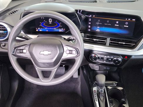 Used 2024 Chevrolet Trax LT image 27