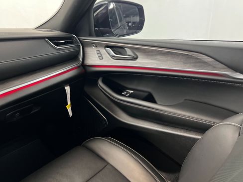 New 2024 Jeep Grand Cherokee L Overland w/ Advanced Protech Group III image 10