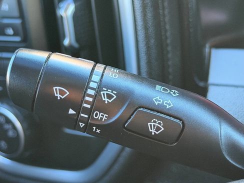 Used 2019 Chevrolet Silverado 1500 RST image 33