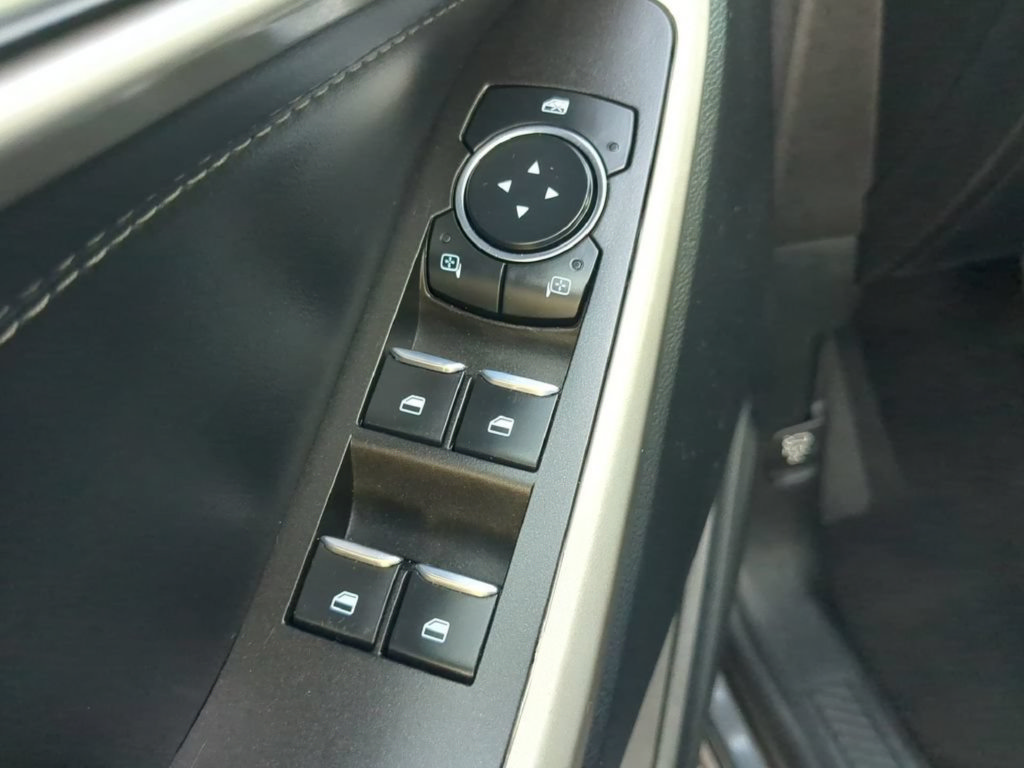 Used 2023 Ford Explorer XLT AWD/4WD image 50