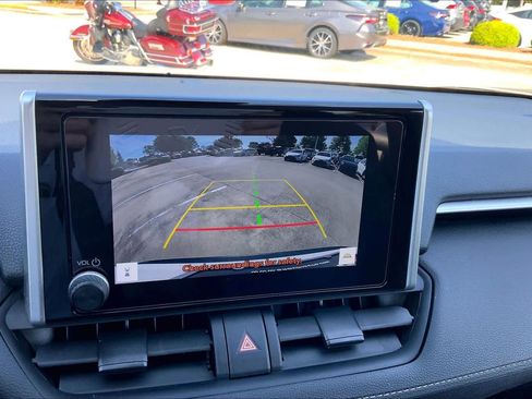 Used 2025 Toyota RAV4 XLE image 28