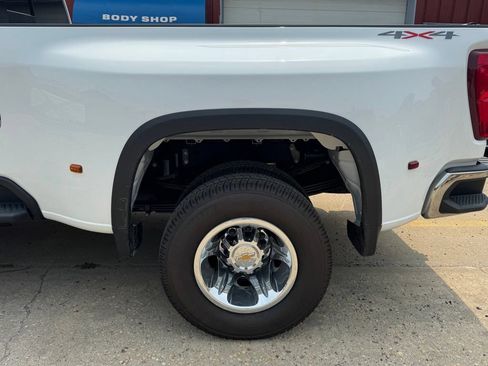 Used 2026 Chevrolet Silverado 3500 LTZ w/ LTZ Plus Package AWD/4WD image 2