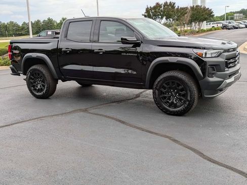 Used 2026 Chevrolet Colorado Trail Boss AWD/4WD image 2