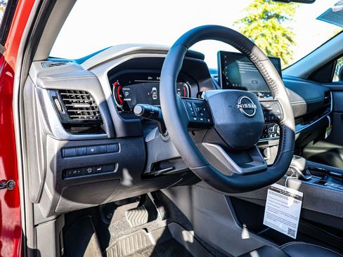 New 2025 Nissan Rogue SL image 19