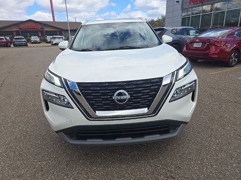 Used 2023 Nissan Rogue SV w/ SV Premium B Package AWD/4WD image 2