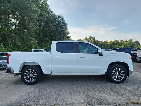 Used 2023 Chevrolet Silverado 1500 LT AWD/4WD image 6