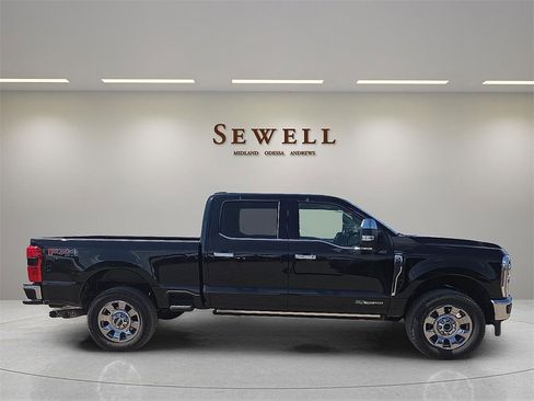 New 2025 Ford F250 Lariat w/ Lariat Ultimate Package image 5