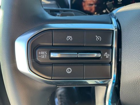 Used 2024 GMC Acadia Elevation image 5