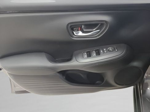 Used 2025 Honda HR-V LX image 19