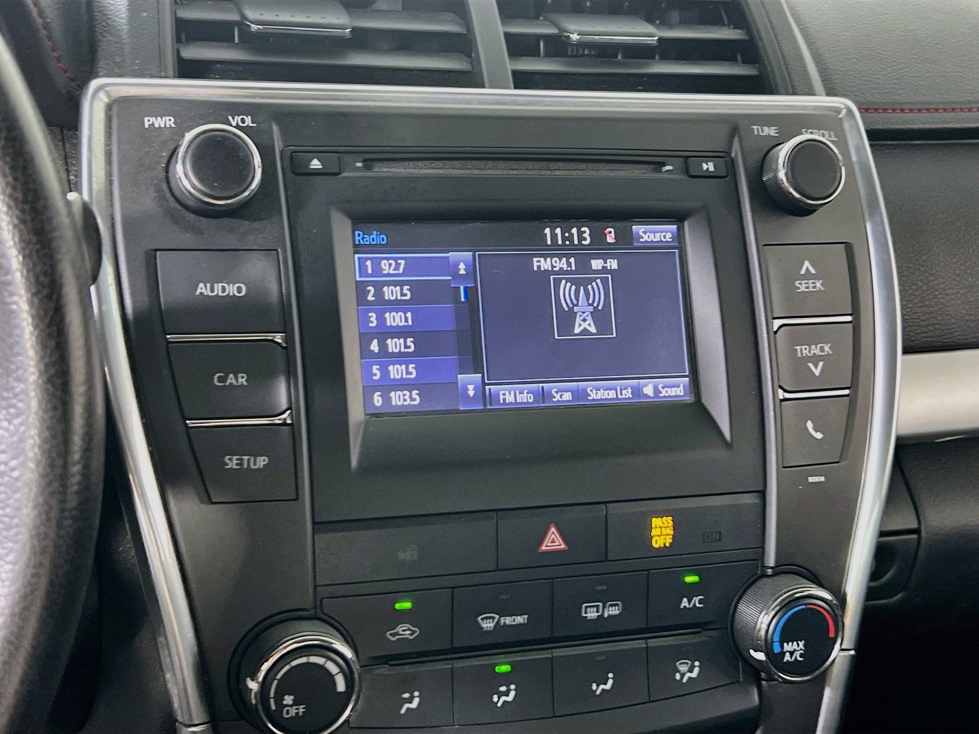 Used 2016 Toyota Camry SE w/ Protection Package (Q2) FWD image 14