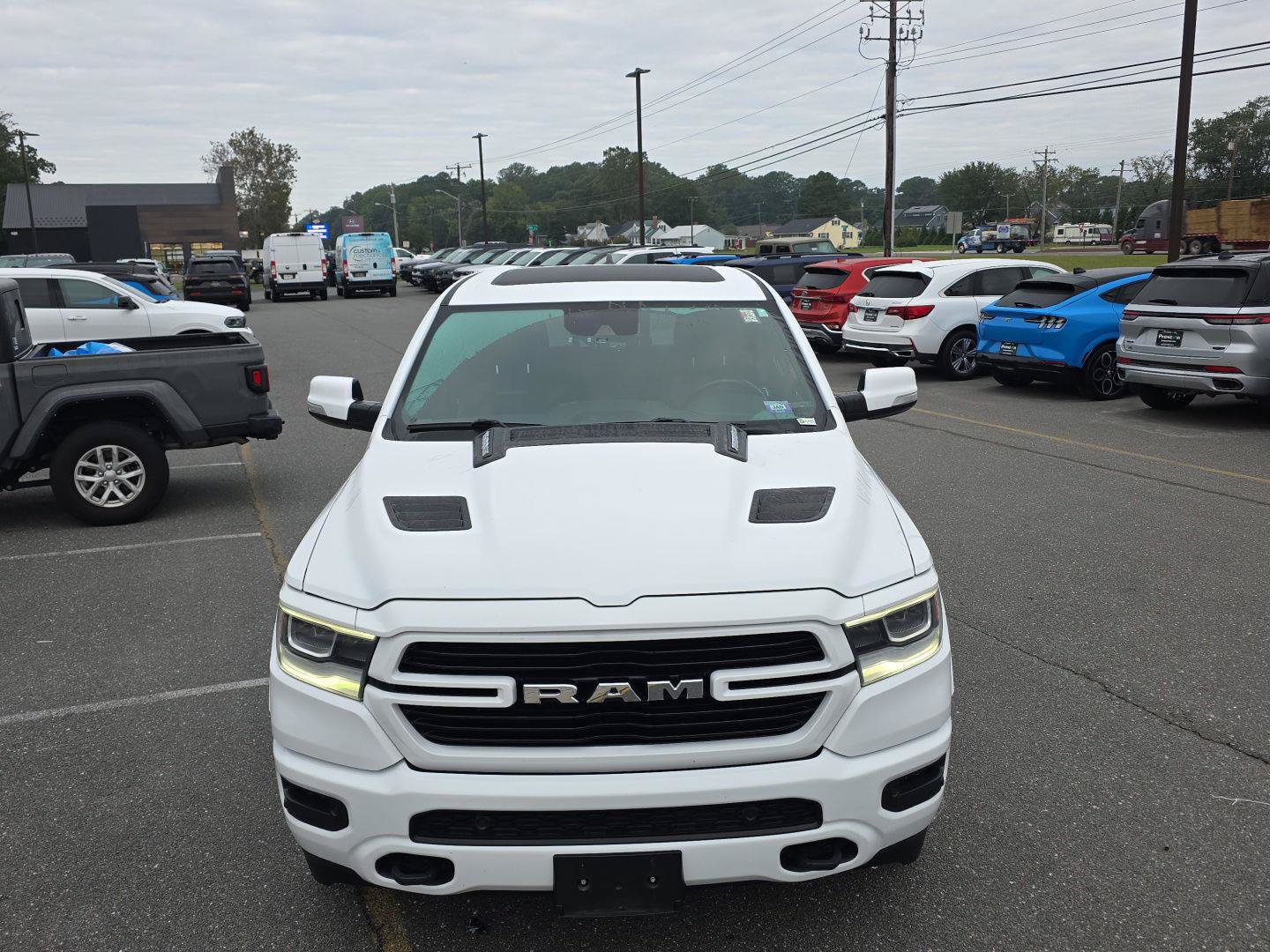 Used 2021 RAM 1500 Laramie w/ Sport Appearance Package AWD/4WD image 3
