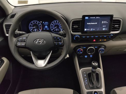 Used 2020 Hyundai Venue SEL FWD image 22