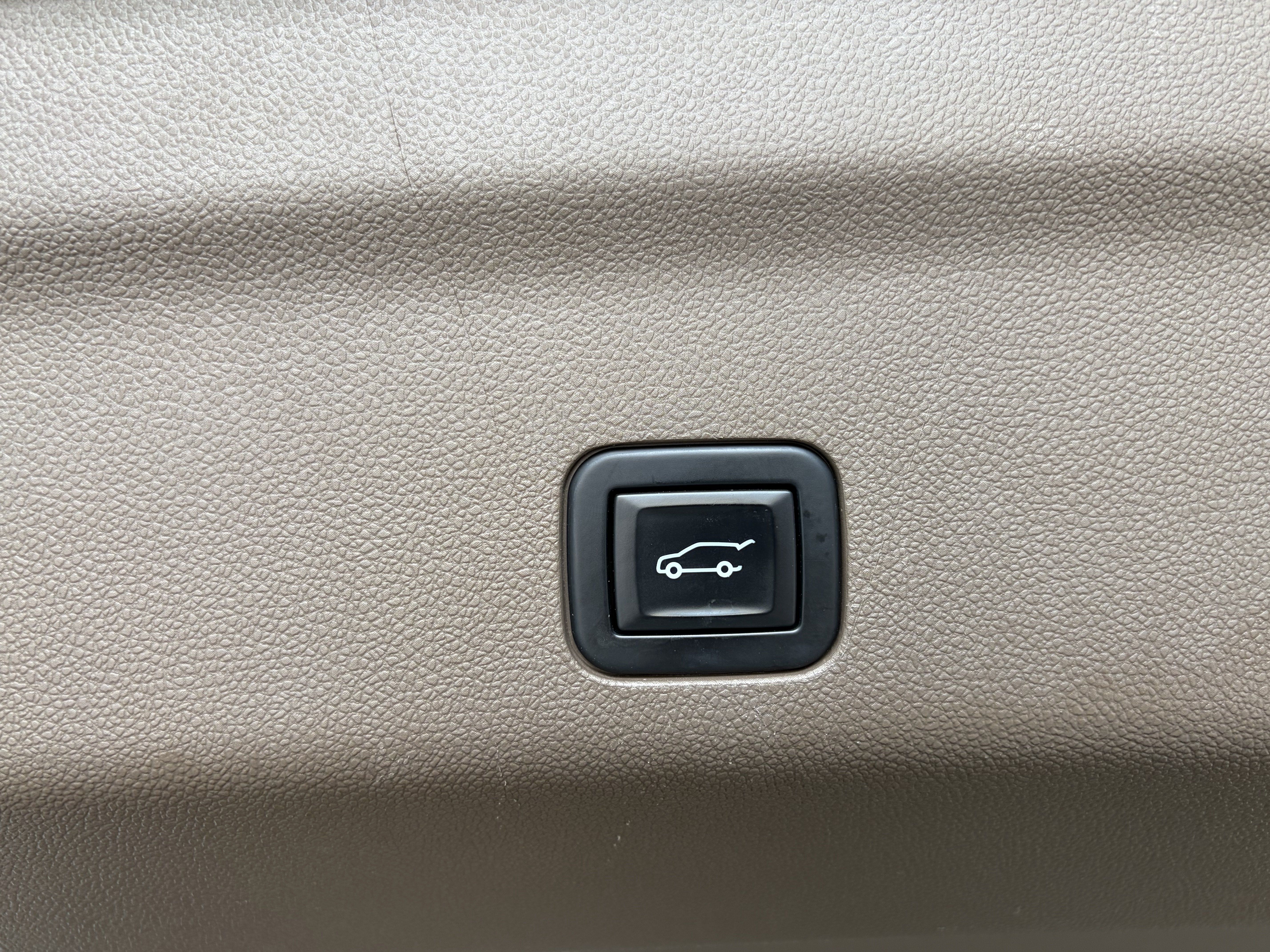 Used 2023 GMC Yukon Denali AWD/4WD image 15