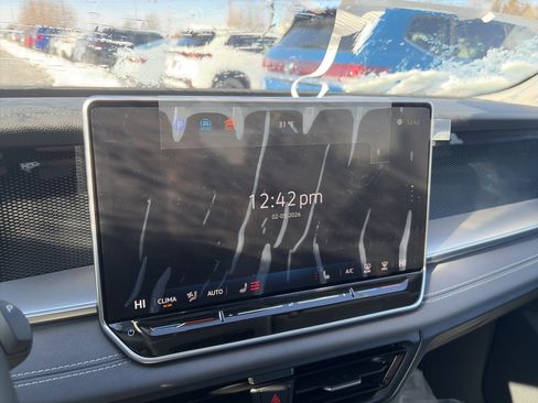 New 2026 Volkswagen Tiguan SE image 25