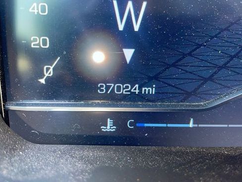 Used 2022 GMC Sierra 1500 Elevation w/ LPO, Elevation Black Package AWD/4WD image 9