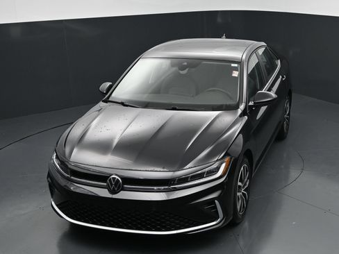 Used 2026 Volkswagen Jetta SE FWD image 26