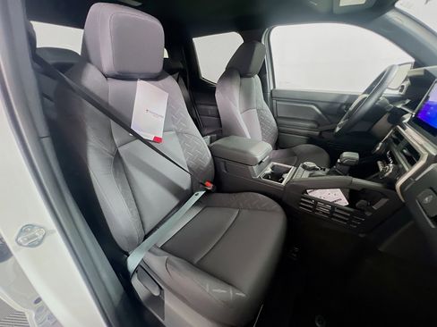 New 2025 Toyota Tacoma SR5 image 31