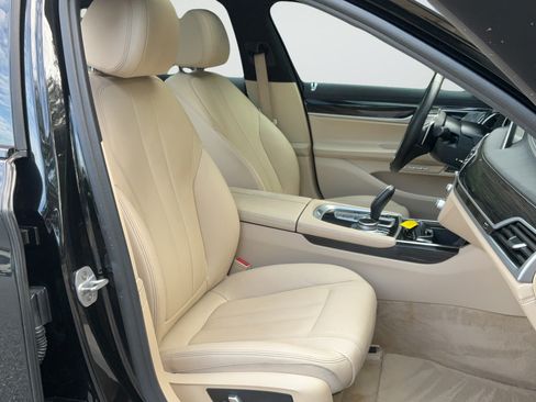 Used 2018 BMW 740i RWD image 20