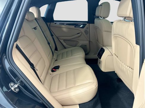 Used 2026 Porsche Macan AWD/4WD image 22