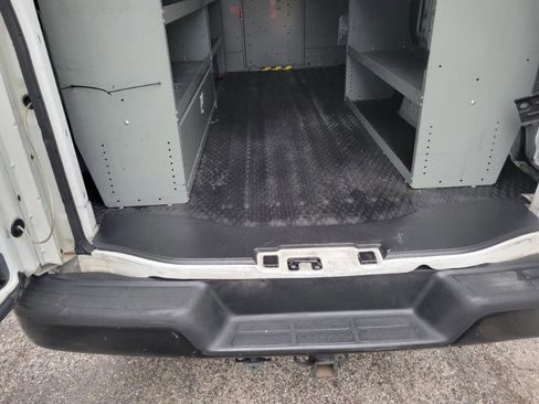 Used 2009 GMC Savana 3500 RWD image 30