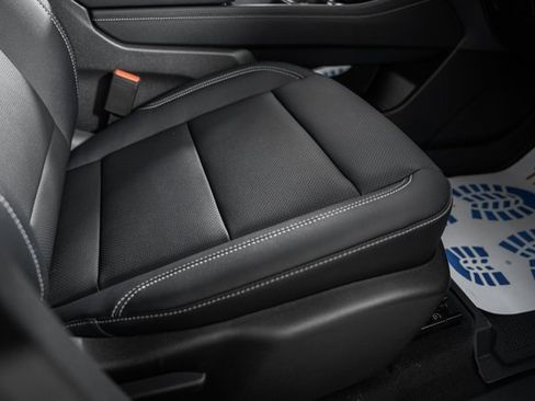 New 2026 Chevrolet Traverse LT w/ Driver Confidence Package image 35