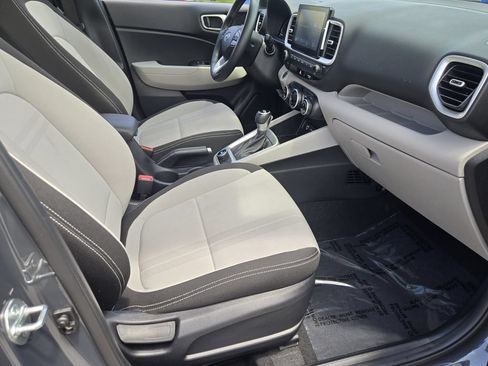Certified 2024 Hyundai Venue SEL FWD image 16
