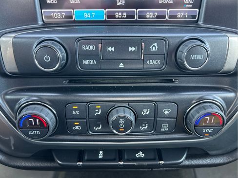 Used 2018 Chevrolet Silverado 1500 LT w/ All Star Edition AWD/4WD image 32
