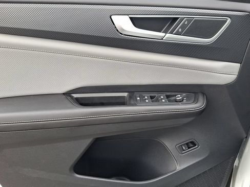 New 2026 Volkswagen Atlas Cross Sport SEL AWD/4WD image 8