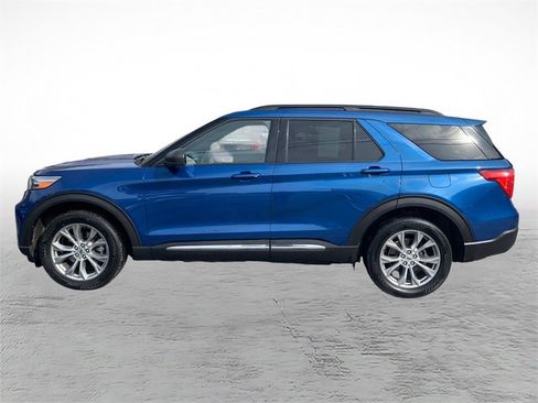 Used 2020 Ford Explorer XLT w/ Equipment Group 202A image 5