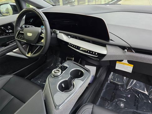 New 2026 Cadillac Optiq Sport 1 image 10