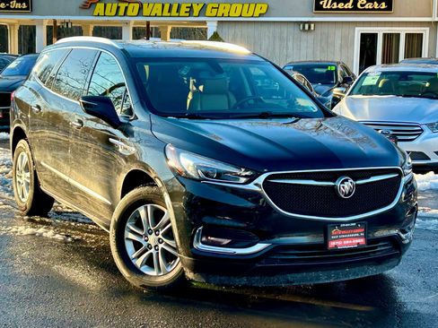 Used 2019 Buick Enclave Essence w/ LPO, Luxury Package image 1
