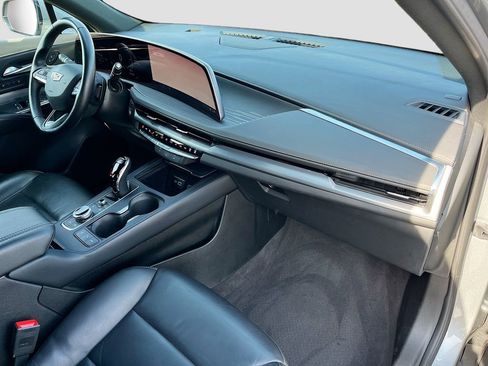 Used 2025 Cadillac XT4 Premium Luxury FWD image 34