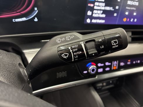 Certified 2023 Kia Sportage EX AWD/4WD image 19
