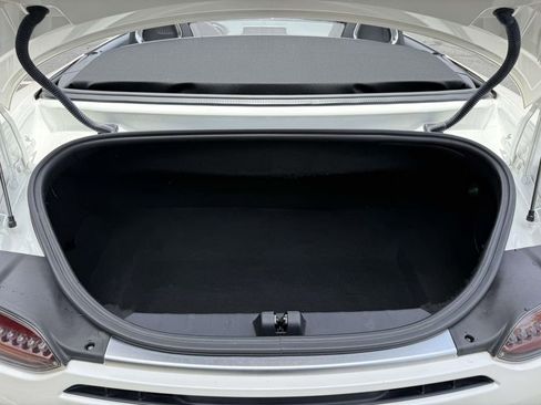 Used 2020 Mercedes-Benz AMG GT C w/ AMG Interior Night Package image 31