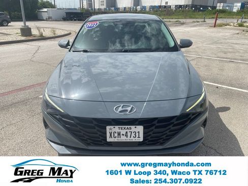 Used 2022 Hyundai Elantra SEL w/ Convenience Package FWD image 9