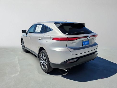 Used 2021 Toyota Venza LE w/ Carpet Mat Package (TMS) AWD/4WD image 5
