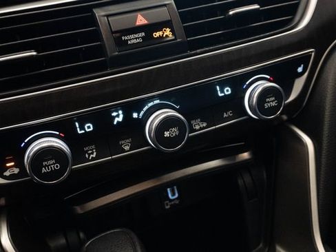 Used 2020 Honda Accord EX image 19