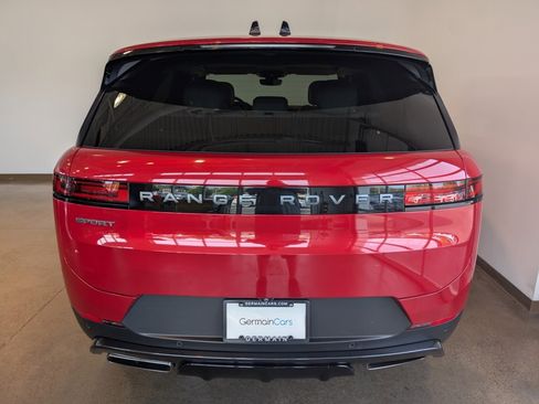 Used 2024 Land Rover Range Rover Sport SE image 4