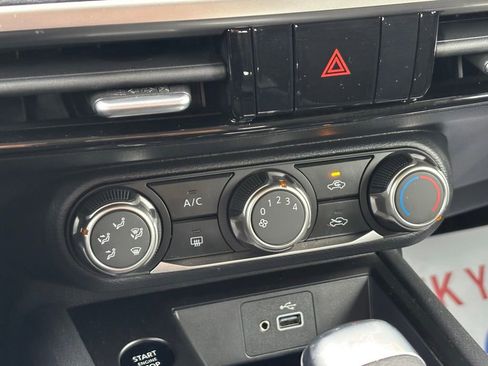 Used 2025 Nissan Kicks S image 22