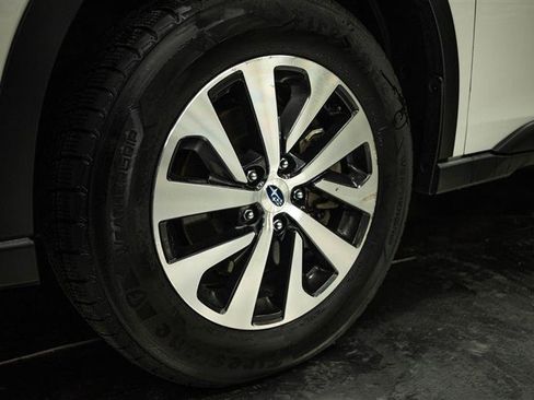 Used 2022 Subaru Outback Premium AWD/4WD image 3