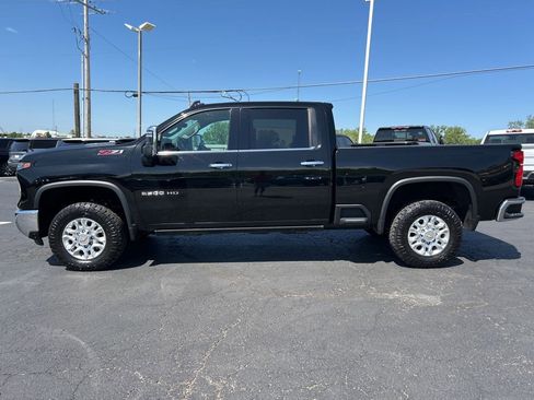 Used 2024 Chevrolet Silverado 2500 LTZ w/ LTZ Convenience Package AWD/4WD image 8