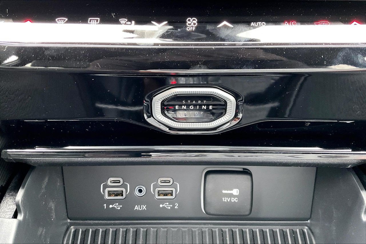New 2026 Jeep Grand Cherokee Altitude RWD image 16