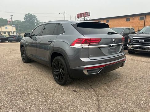 Used 2022 Volkswagen Atlas Cross Sport SE w/ Black Wheel Package AWD/4WD image 6