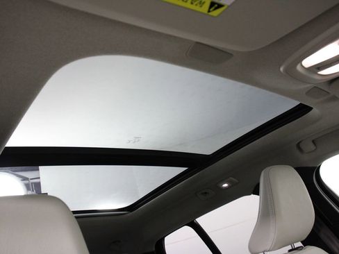 Certified 2023 Volvo XC40 B5 Ultimate image 23