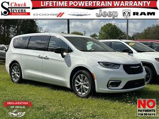 New 2026 Chrysler Pacifica Limited w/ Trailer Tow Group video 1