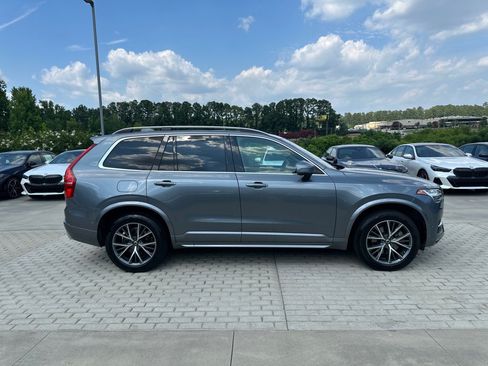 Used 2018 Volvo XC90 T6 Momentum w/ Convenience Package AWD/4WD image 6