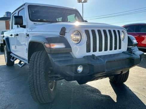 Used 2020 Jeep Gladiator Sport w/ Quick Order Package 24S image 2