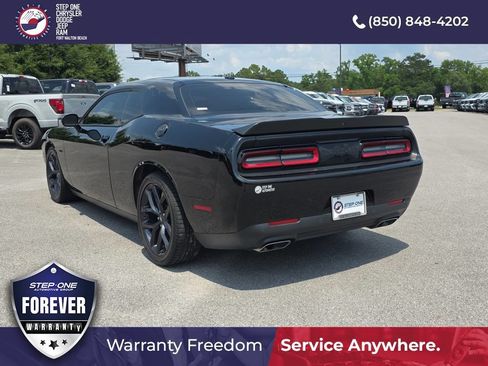 Used 2023 Dodge Challenger R/T w/ Blacktop Package RWD image 5