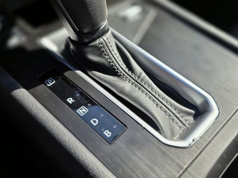 Used 2025 Nissan Kicks SV image 32